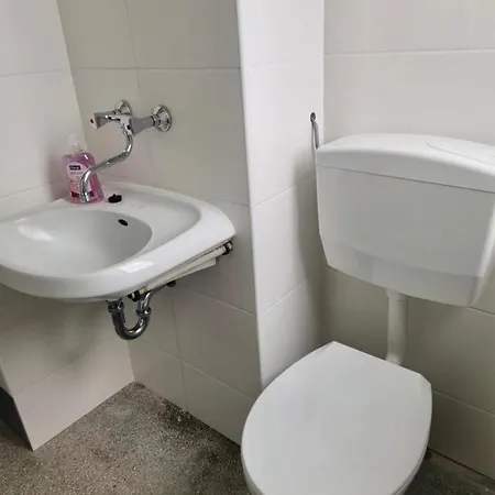 5 Betten Monteurwohnung In *