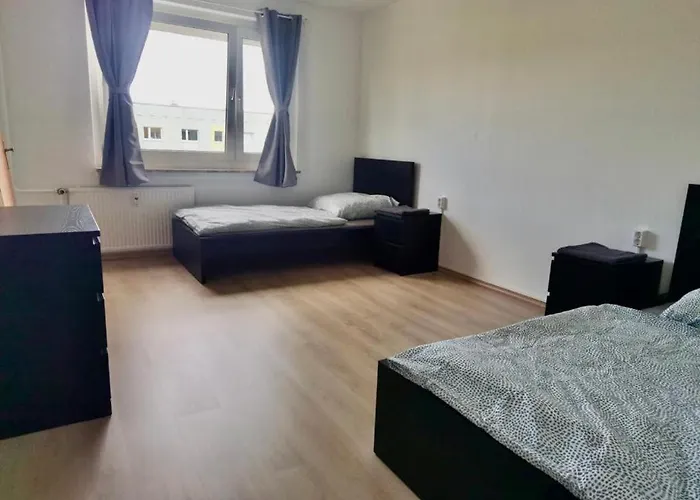 شقة 5 Betten Monteurwohnung In *